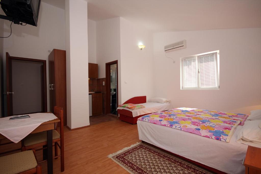 Apartments Raicevic Budva Pokoj fotografie