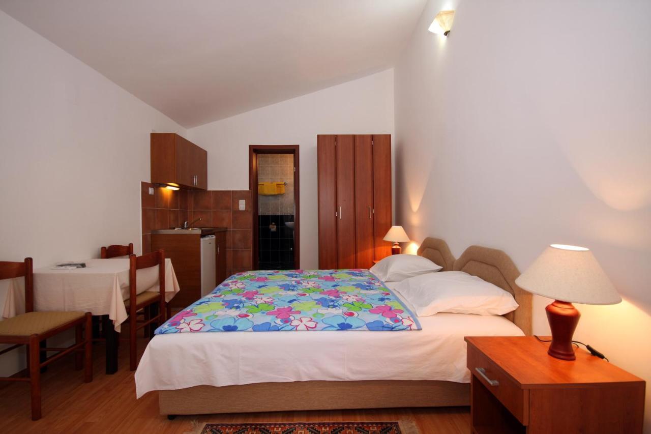 Apartments Raicevic Budva Pokoj fotografie