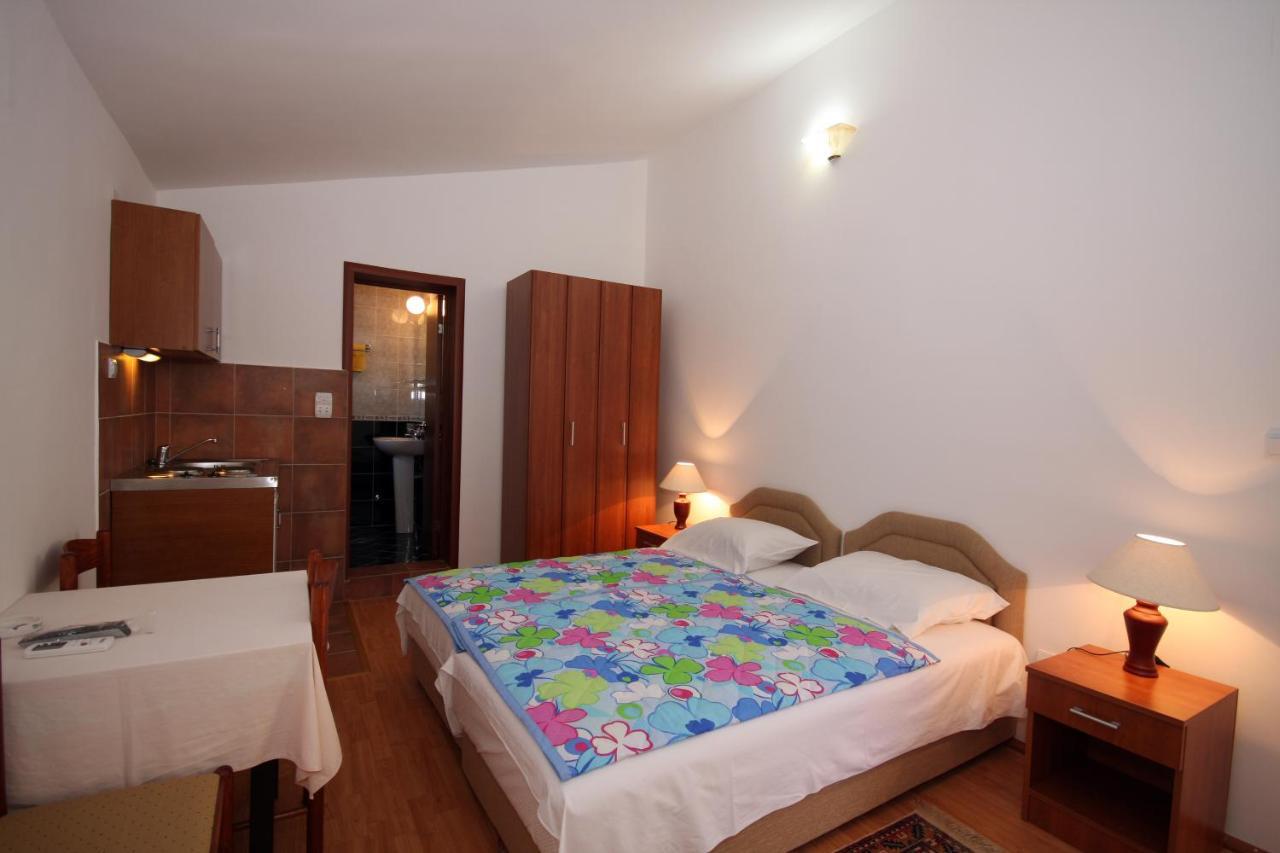 Apartments Raicevic Budva Pokoj fotografie